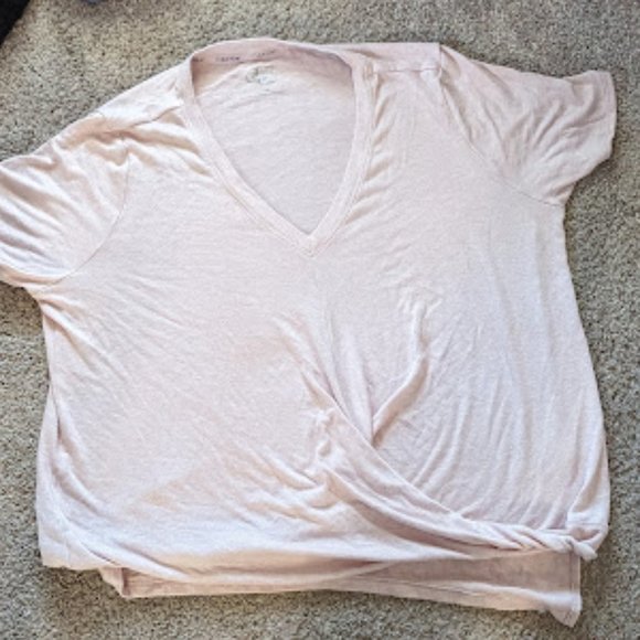 Light pink Calvin Klein shirt with a twist, good condition! - Picture 1 of 5